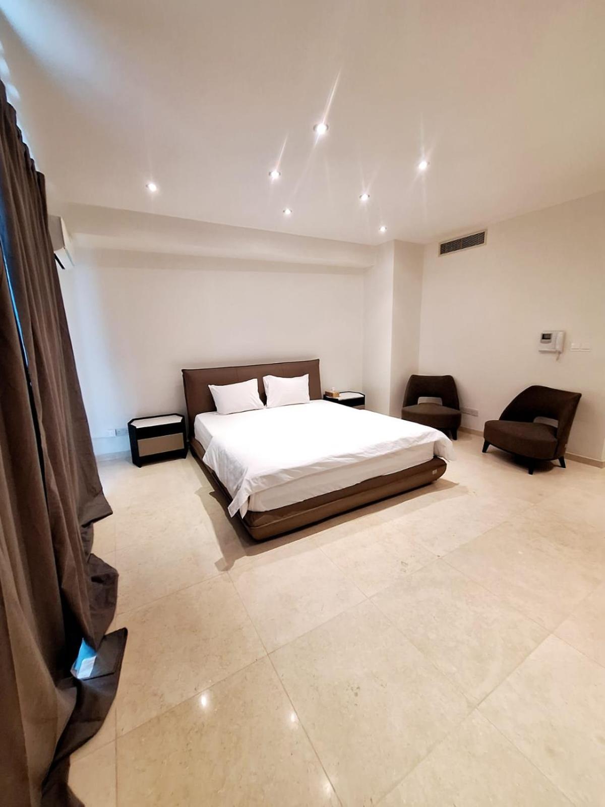 Aphrodite Plaza Larnaca Eksteriør billede